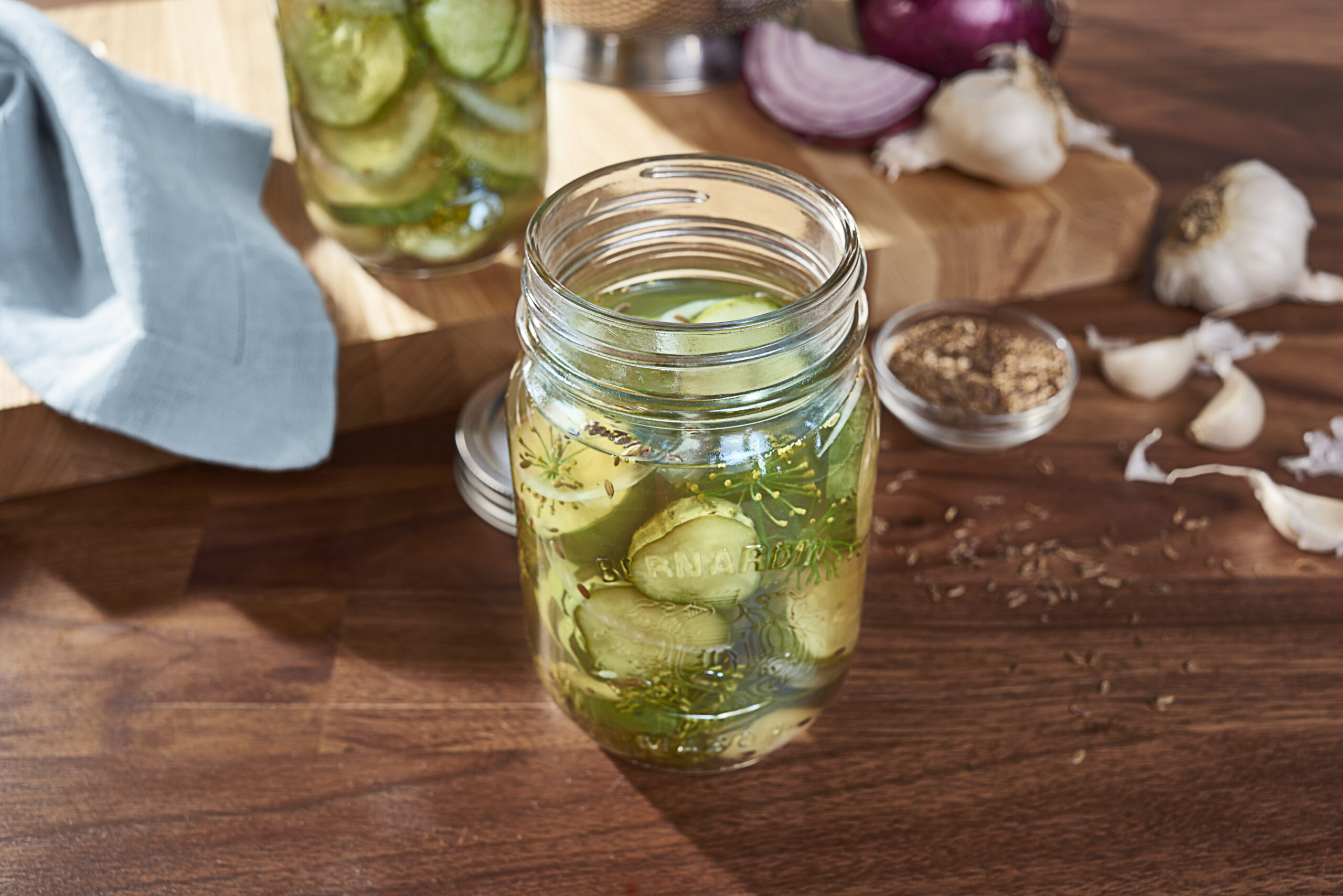 10500ZFP-ball-jar-bernardin-rm-500ml-canning-pickles-lifestyle-2